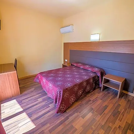 Golden Готель 3*