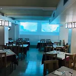 Golden فندق