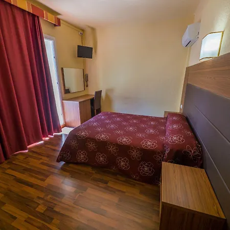 Golden 3* リョレート・デ・マル