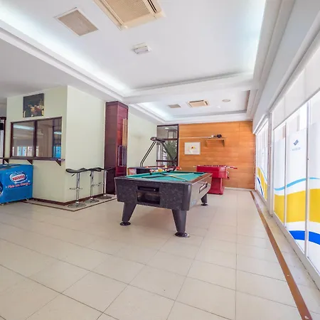 Golden 3* リョレート・デ・マル